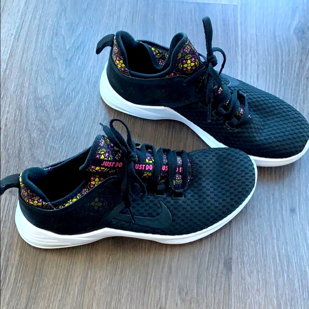 Like New Nike Trainers!